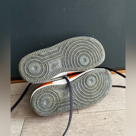 KidsNike Air Force 1 Low SE ‘Clownfish’ Orange Blue White FJ4657-800 Toddler 13c - Picture 6 of 7